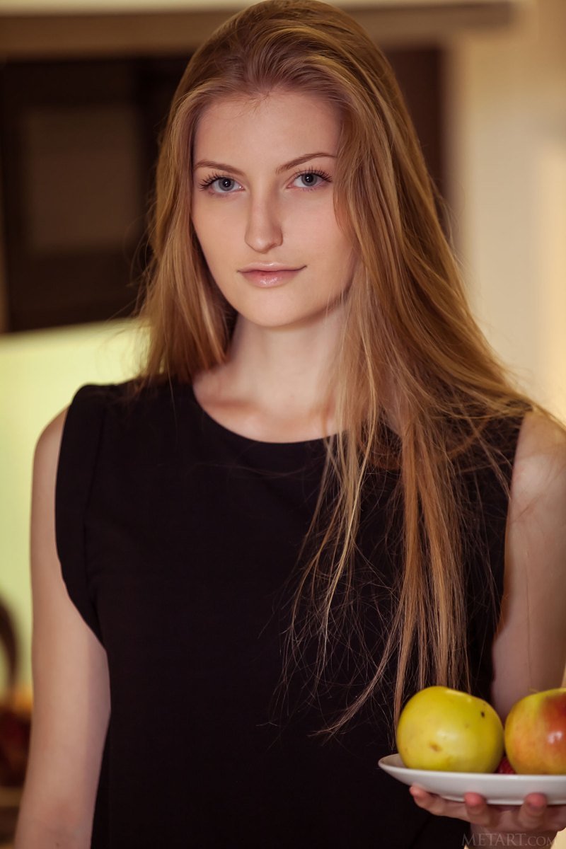 Линочка, 19 лет, 0 размер груди